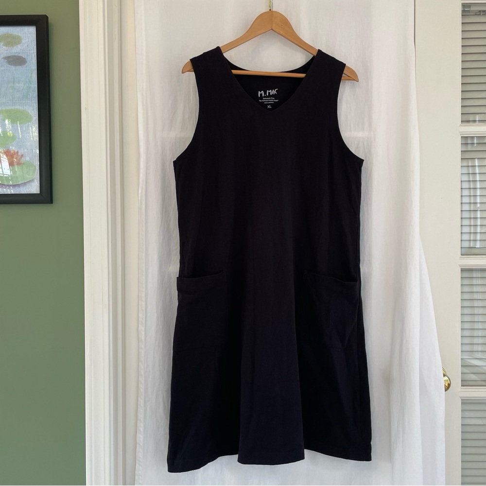 Black Sleeveless Dress / Jumper with Pockets